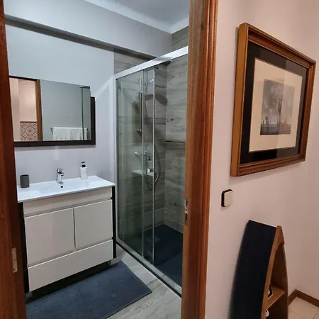 Blue Boat House - The Atlantic Breeze Apartment *