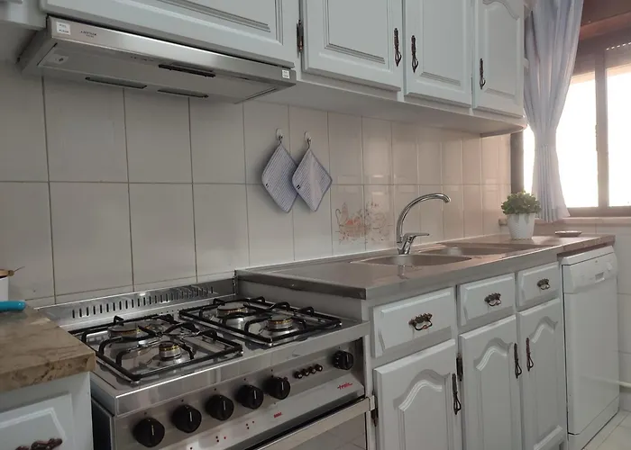 Blue Boat House - The Atlantic Breeze Nazaré